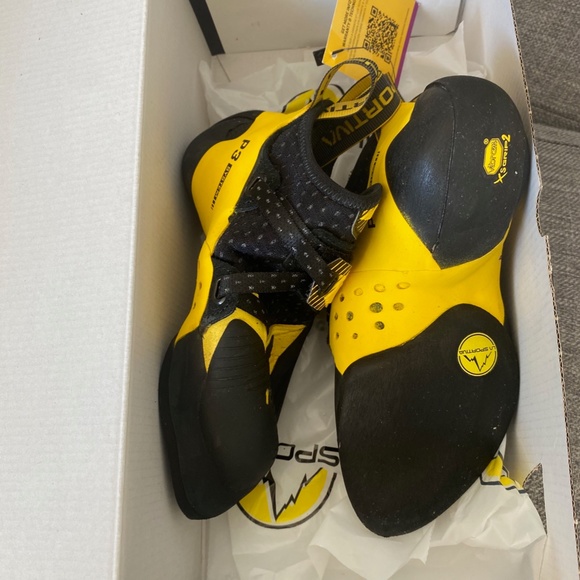 La Sportiva Solution Comps Unisex EU35.5 Climbing Shoes - Picture 2 of 7